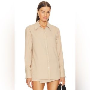 NWT L’ACADEMIE LENAE SHIRT IN TAUPE
